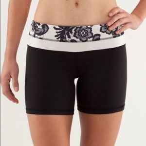 Lululemon Reverse Groove shorts